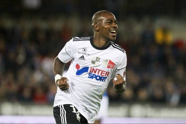 拉科鲁尼亚主场惨败,危机四伏 拉科鲁尼亚主场惨败,危机四伏