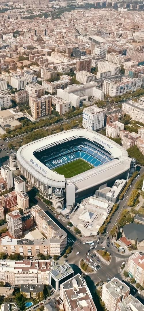 马德里球迷支持震耳欲聋，士气高昂