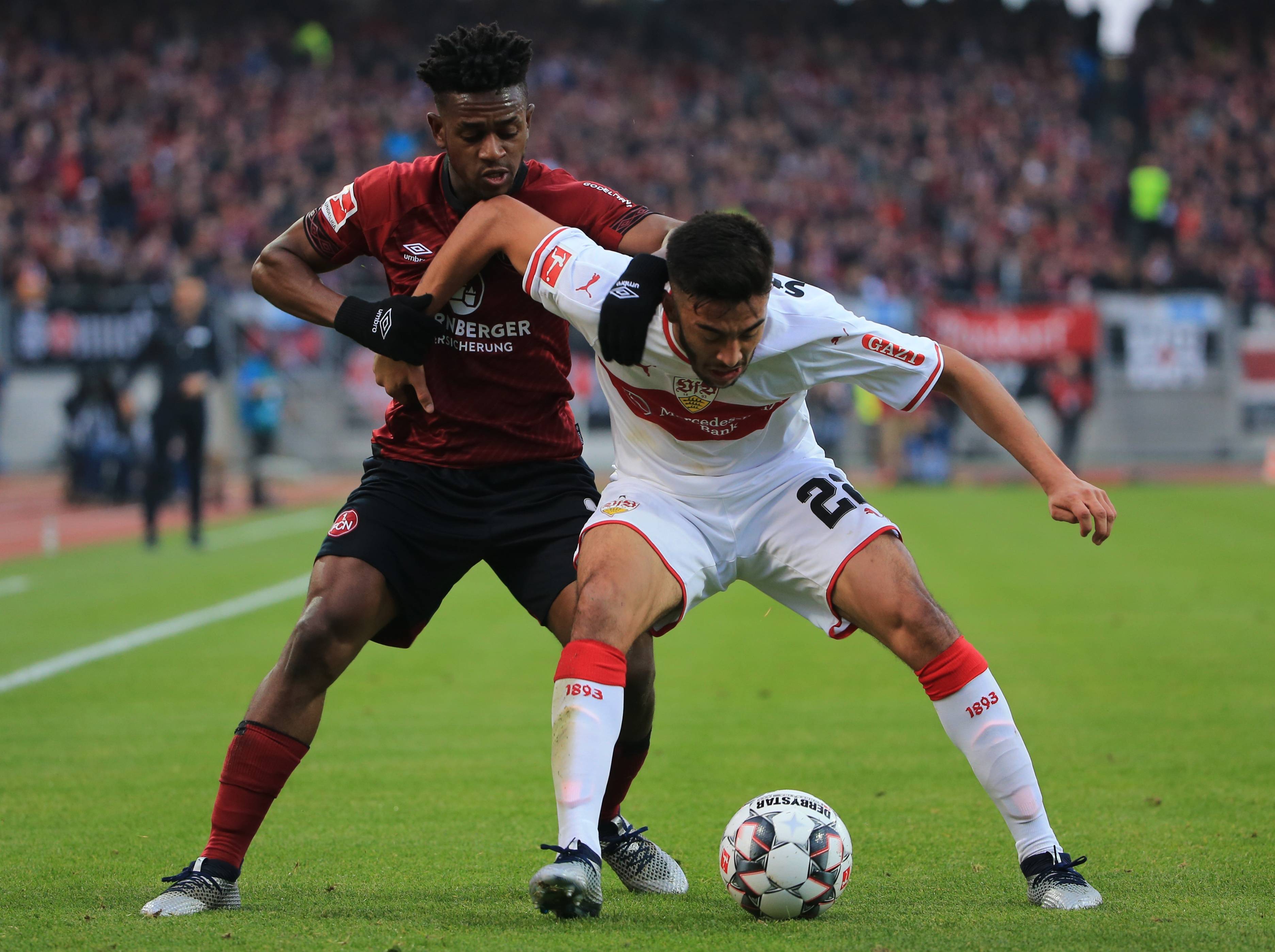 包含马赛遭遇三连败，降至法甲第十位的词条