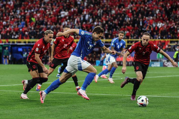 爱游戏在线-包含阿尔巴尼亚队nation备战迎战冰岛队的词条