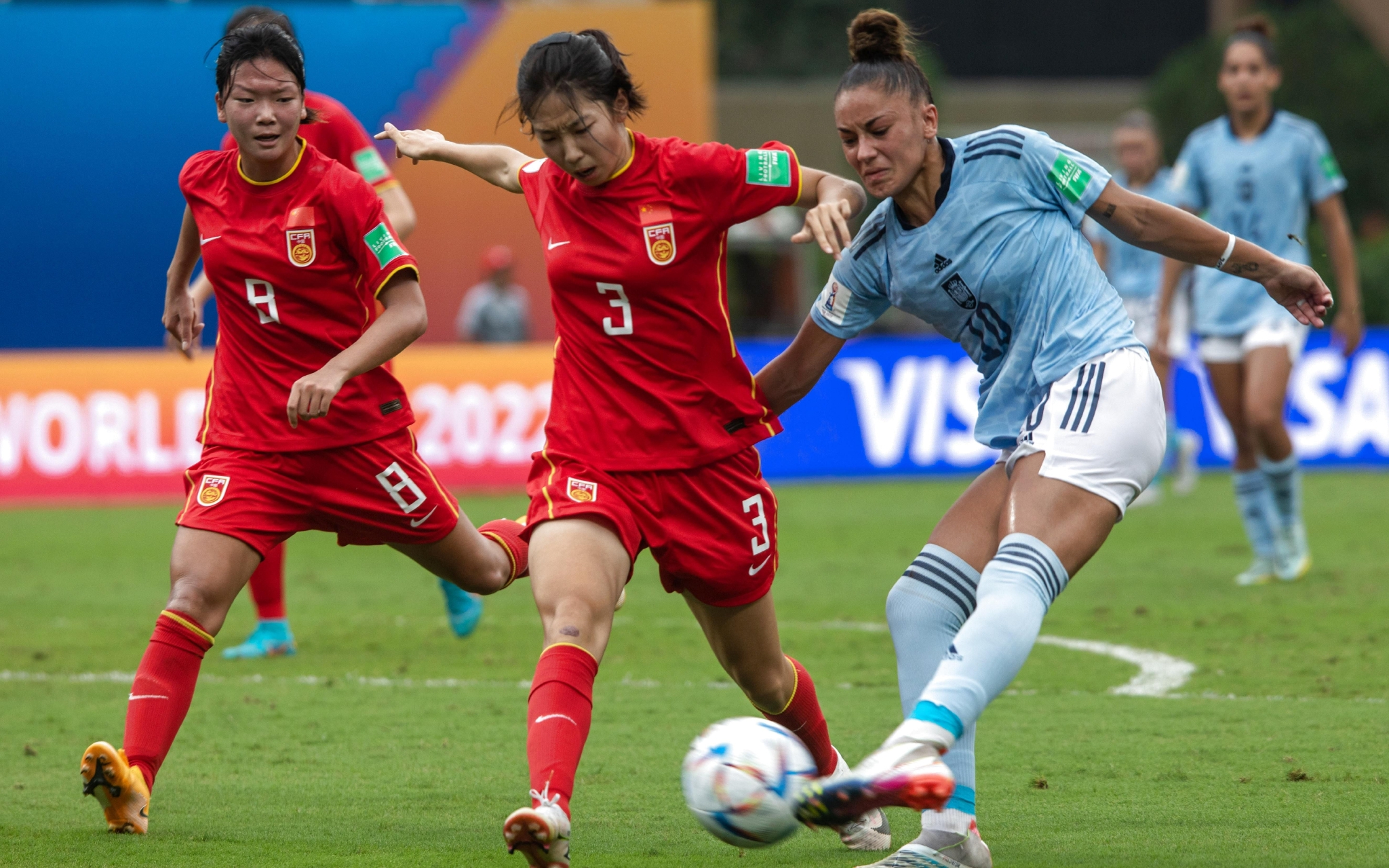 瑞典女足队气势如虹，夺得胜利入围四强