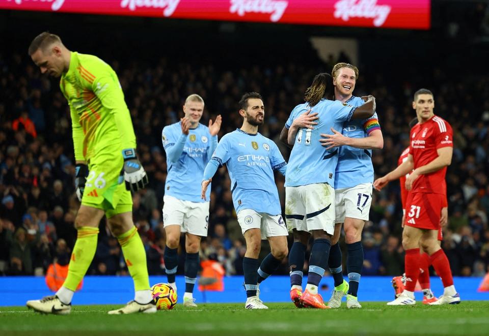 关于曼城憑拉波特首開紀錄擊敗諾里奇，保持不敗戰績的信息