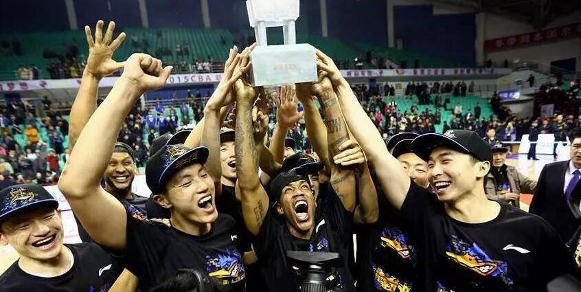 爱游戏在线-湖南男篮连胜收官，排名提升明显的简单介绍