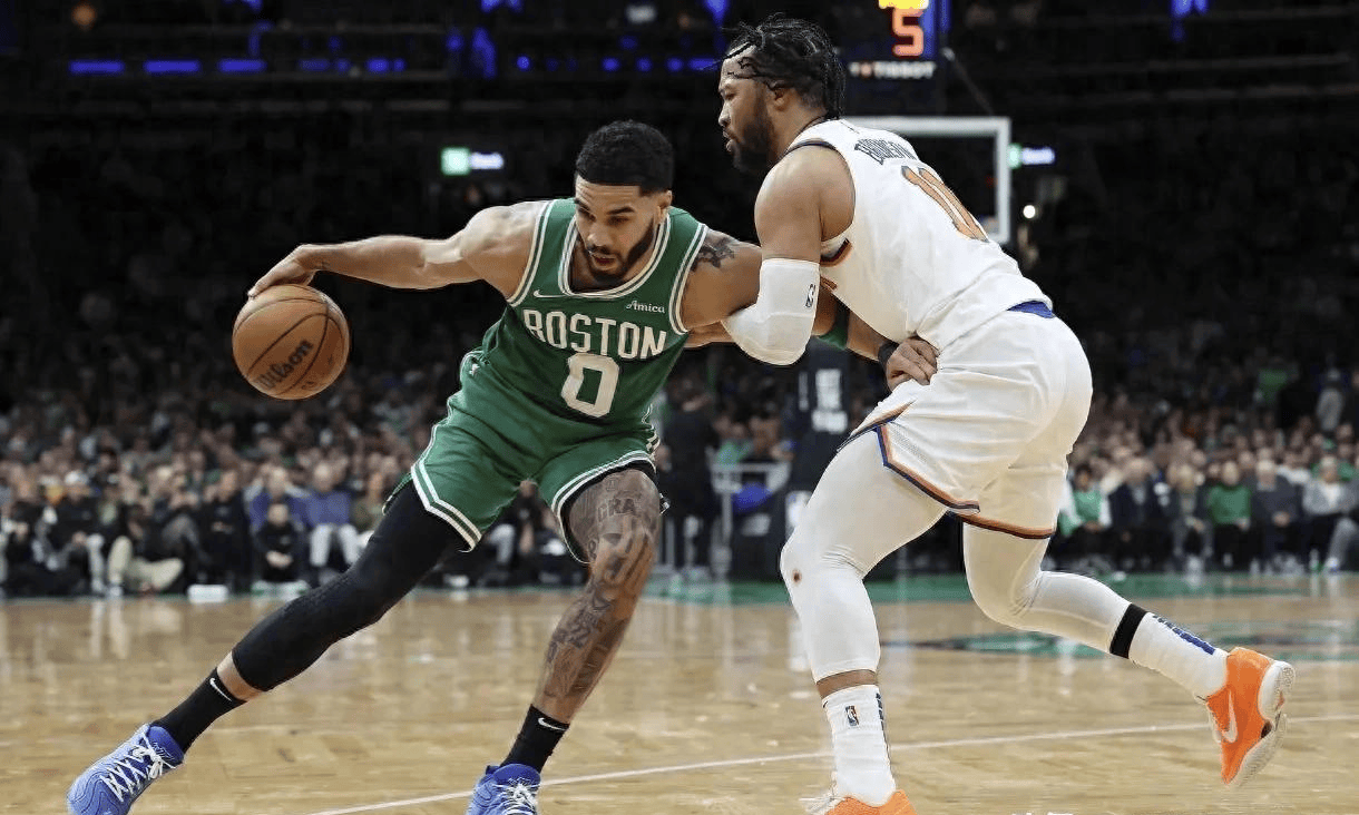 关于凯尔特人客场力克公牛，塔图姆贡献分的信息