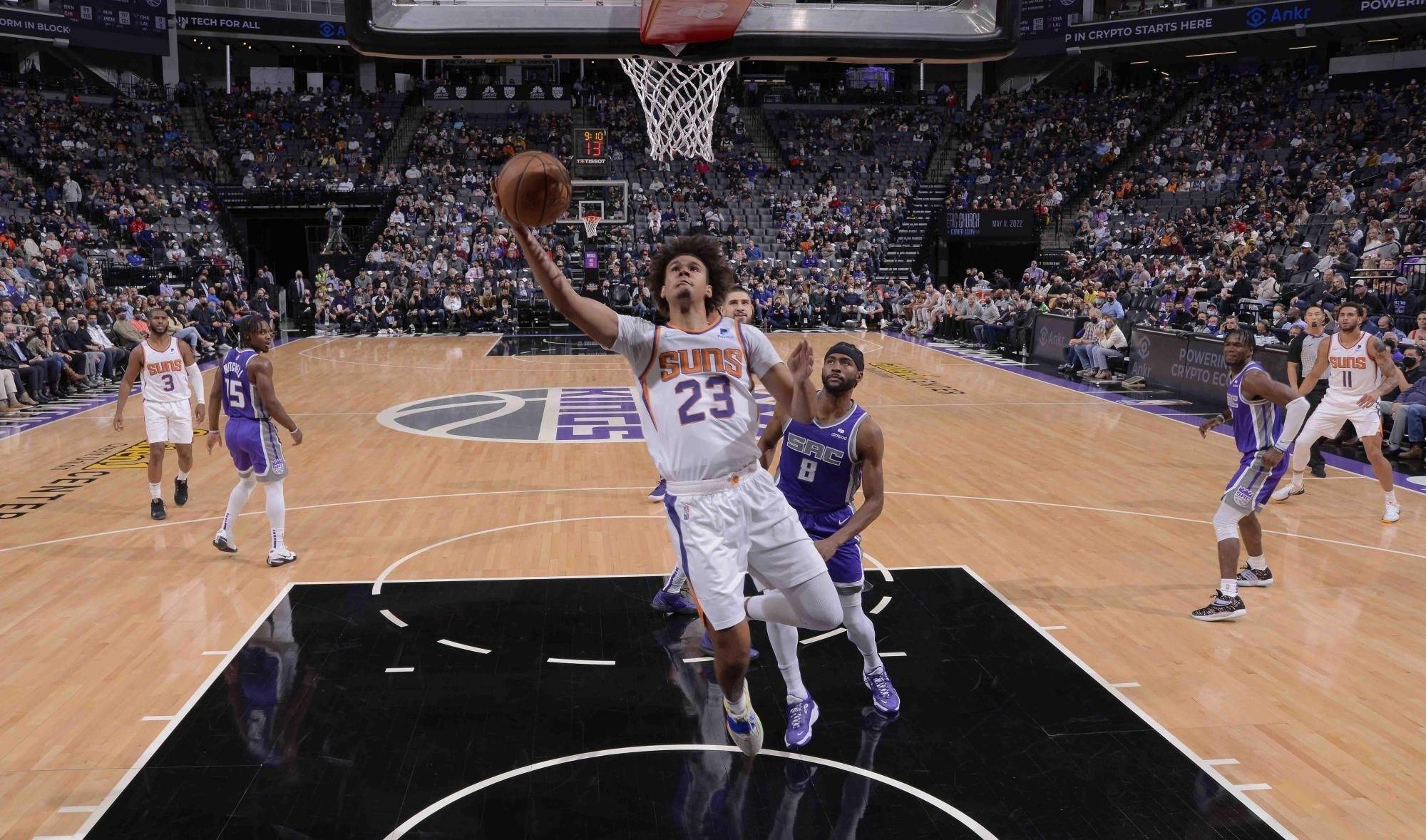 关于黄蜂遗憾负于尼克斯，史密斯力挽狂澜拿下分的信息