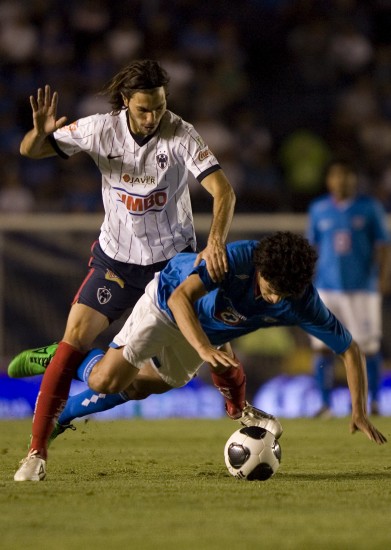 包含墨西哥队征程漫漫，前路漫长的词条