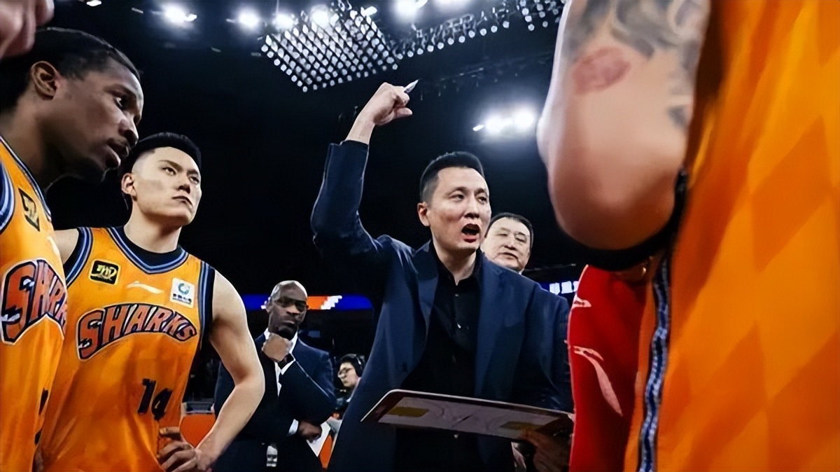 篮球职业选手联手为球队取胜 篮球职业选手联手为球队取胜