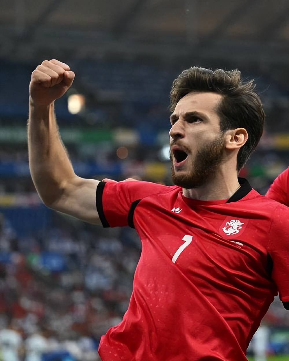 爱游戏体育官网-那不勒斯主战巴黎圣日耳曼，中意球迷狂热追捧