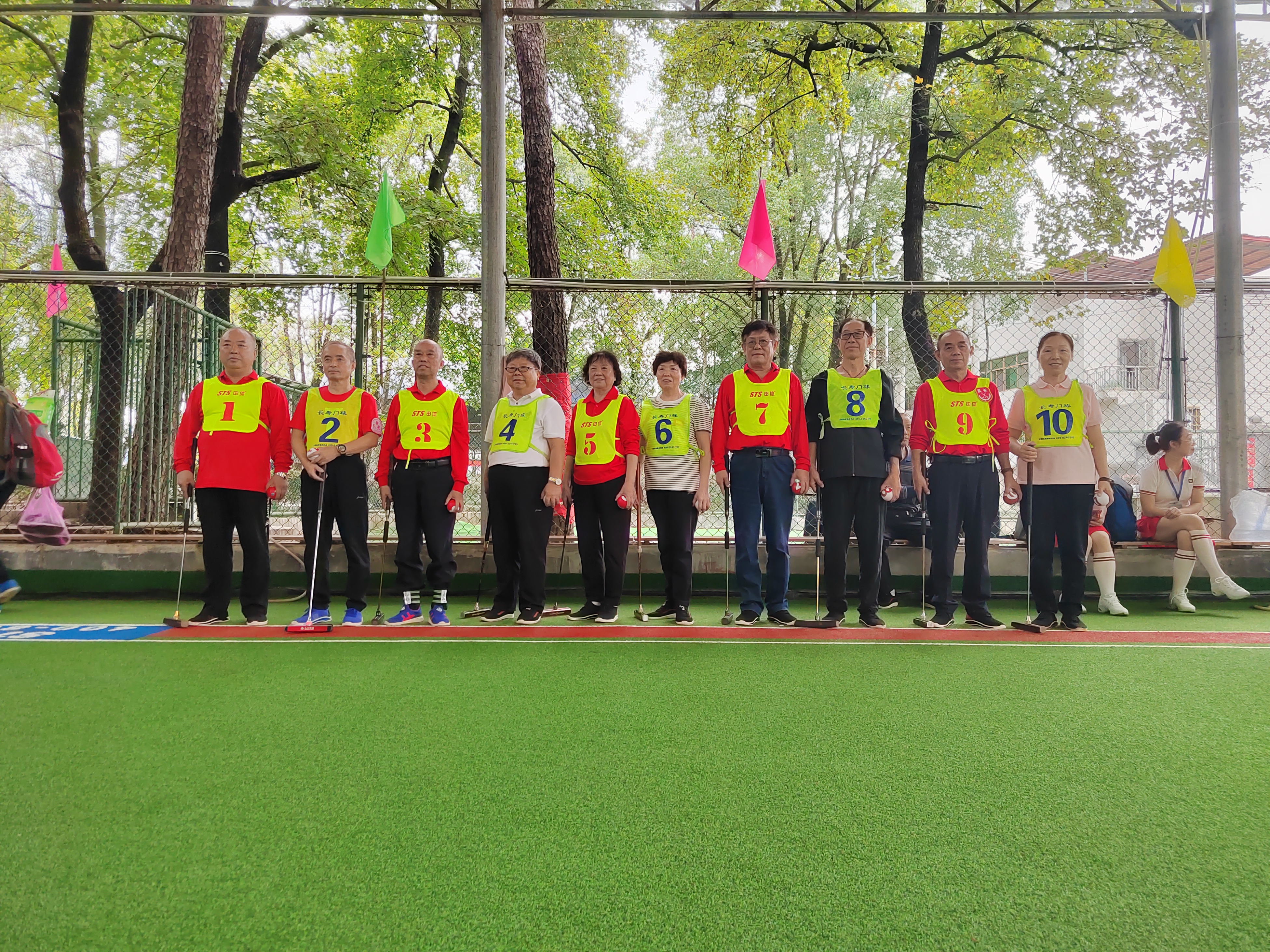 爱游戏官网-球场内外交流频繁，赛事更加精彩的简单介绍