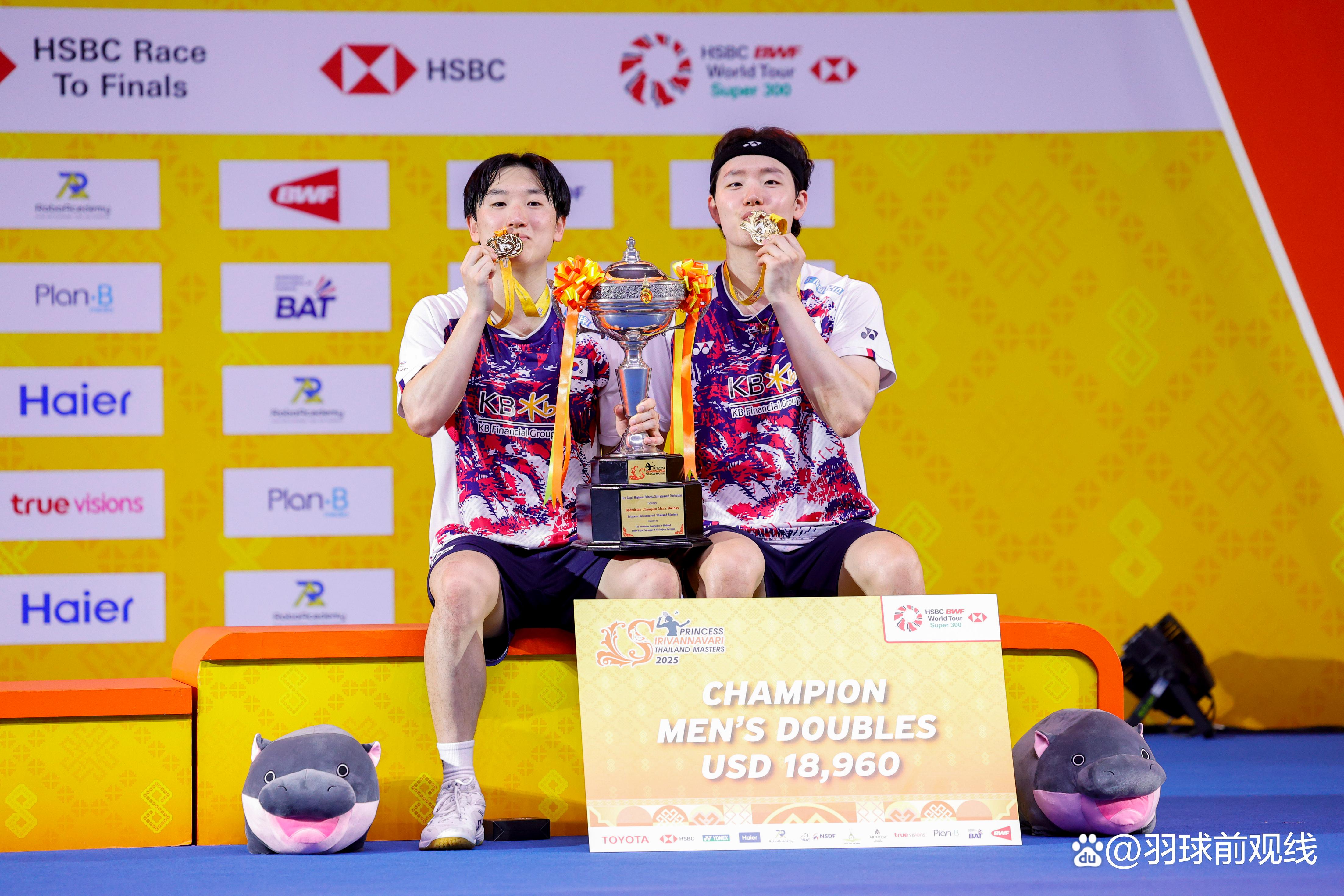 爱游戏app下载-泰国选手在举重比赛中夺得金牌