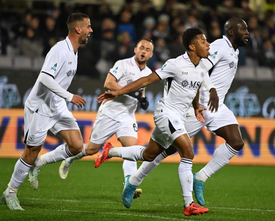 包含佛罗伦萨客场不敌克罗托内,遭遇败仗的词条 包含佛罗伦萨客场不敌克罗托内,遭遇败仗的词条