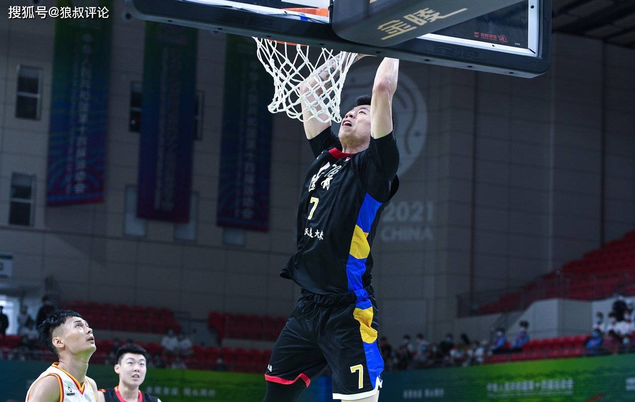 湖北男篮压倒性领先，轻松赢得比赛