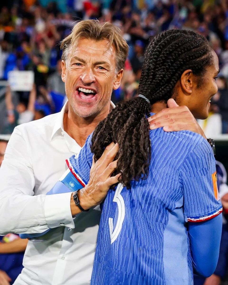 哥伦毕亚队战巴拿马，争取晋级的简单介绍