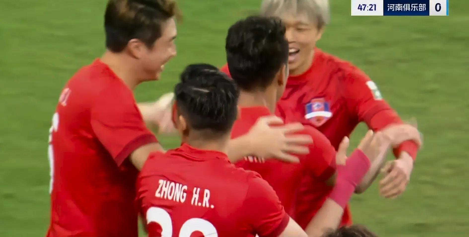 上海申花主场力克对手，取得关键胜利