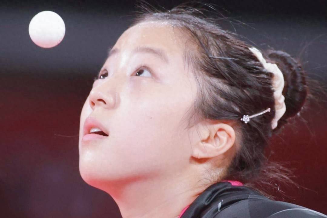 韩国运动员激动表情夺得铜牌