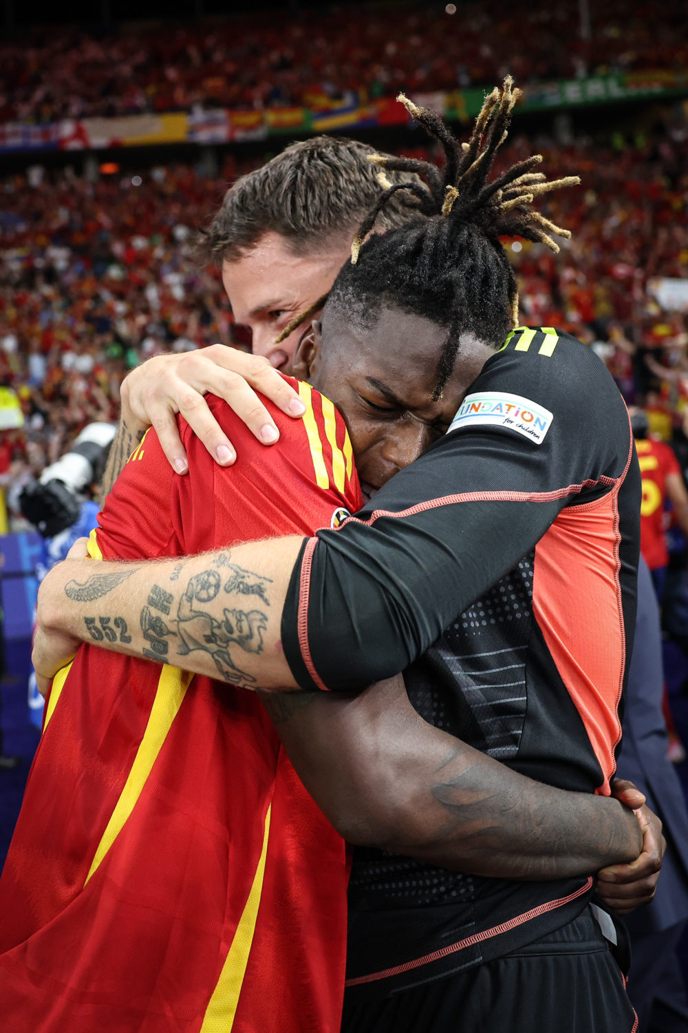 爱游戏登录入口-欧洲赛场精彩比拼，西班牙队夺冠