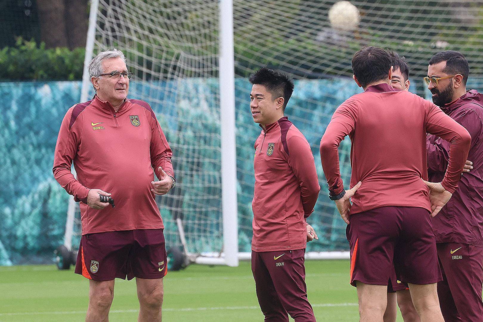 莱茵河上海绿地备战比赛,球队状态神秘 莱茵河上海绿地备战比赛,球队状态神秘