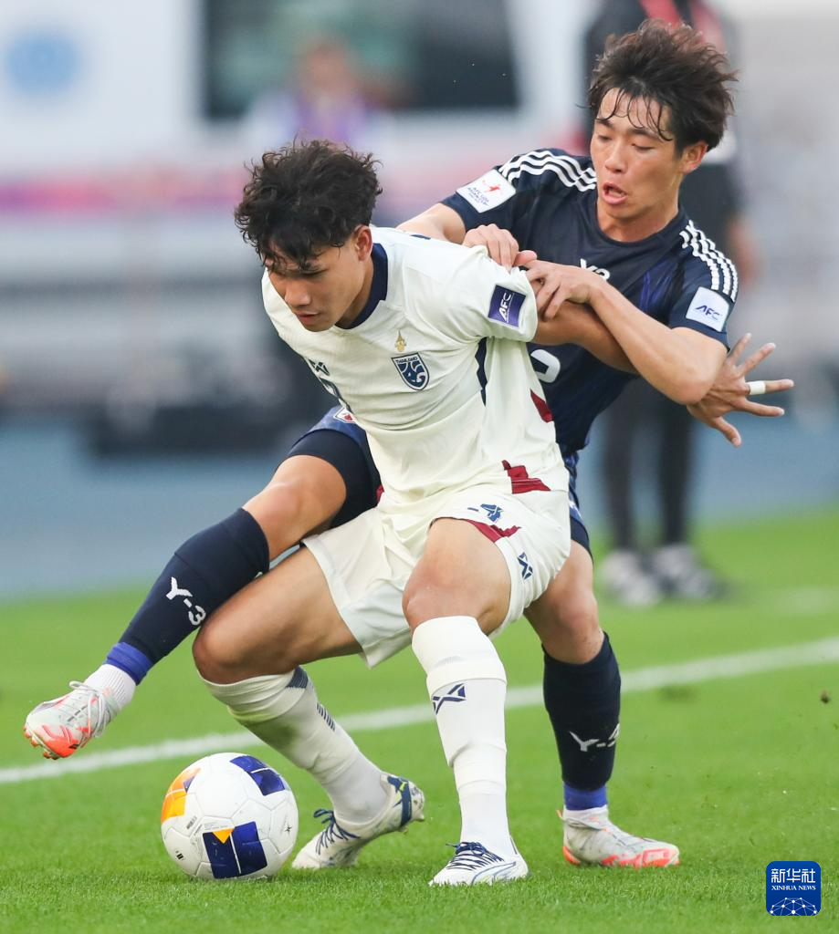 泰国足球队和国家队合作培训青少年