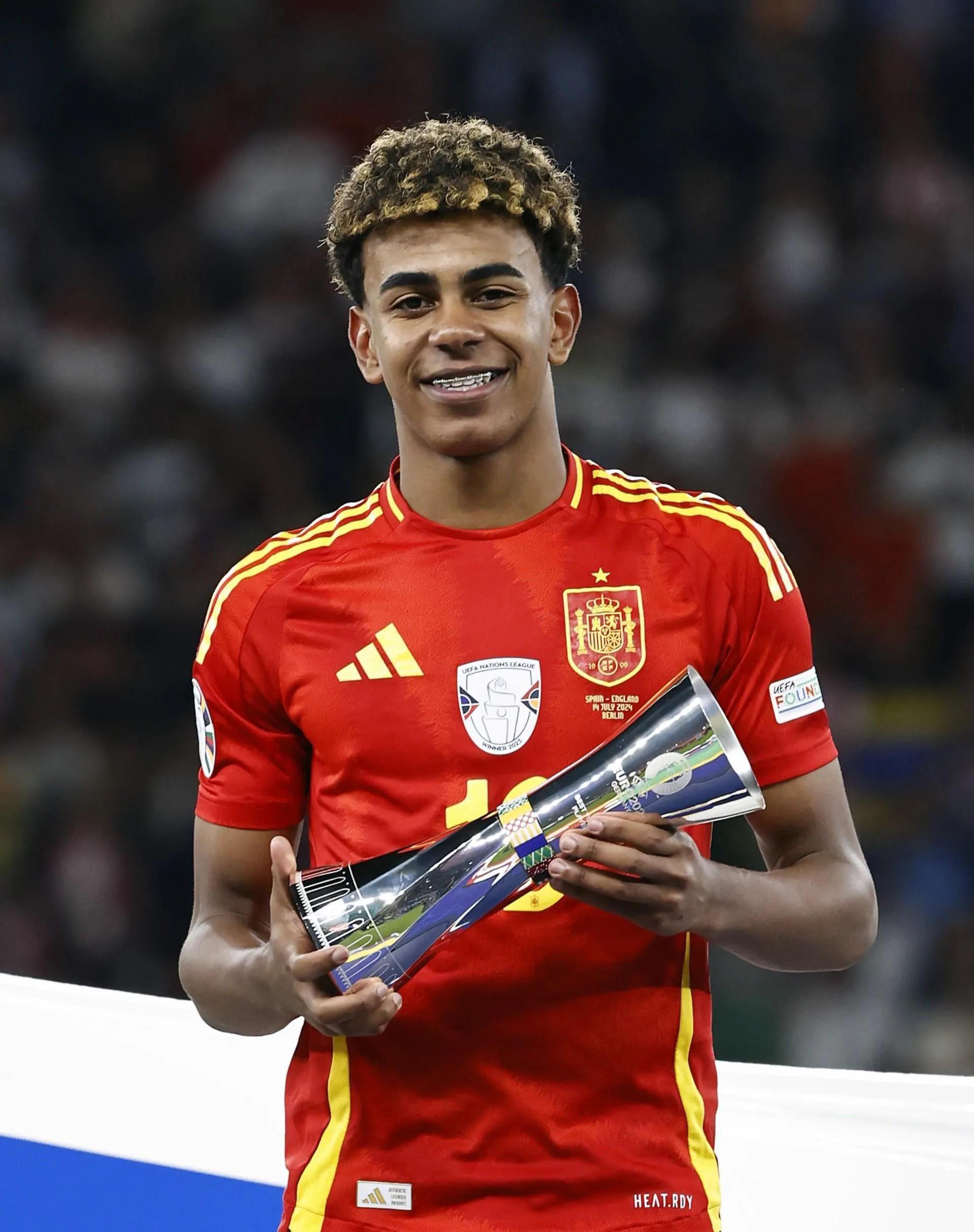 爱游戏在线-关于西班牙篮球明星再度获得最佳球员殊荣的信息