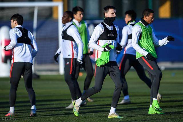 关于深圳佳兆业将在主场迎战杭州绿城,力争取得宝贵的分!的信息 关于深圳佳兆业将在主场迎战杭州绿城,力争取得宝贵的分!的信息