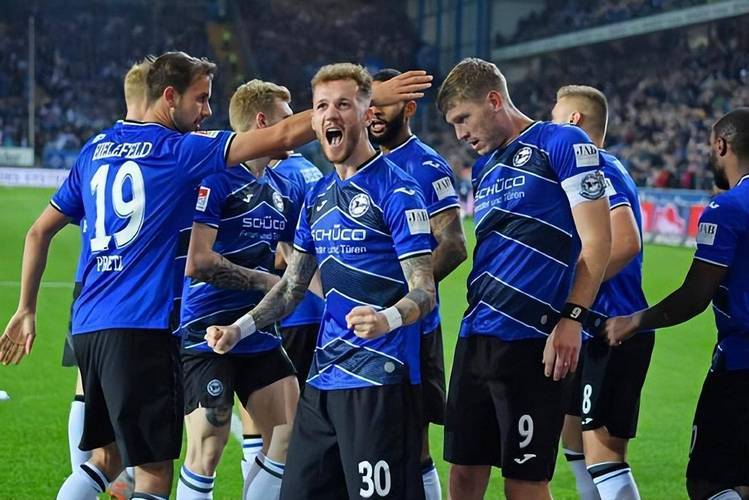 纽伦堡客场战胜了汉堡，取得三分