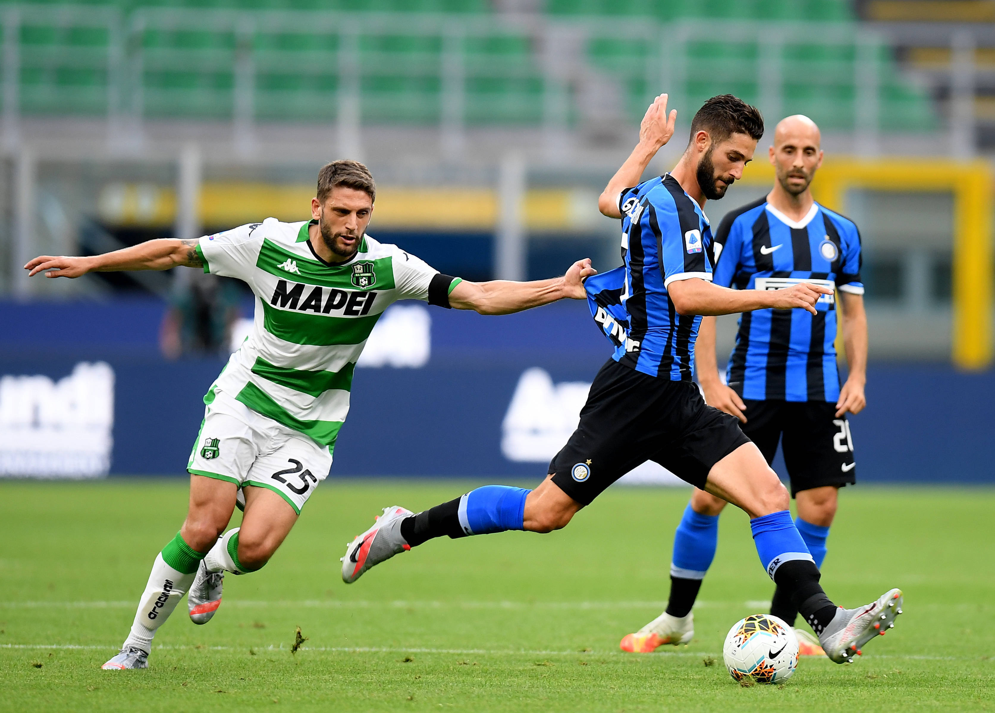 爱游戏网页版-比利亚雷亚尔稳健防守，取得胜利