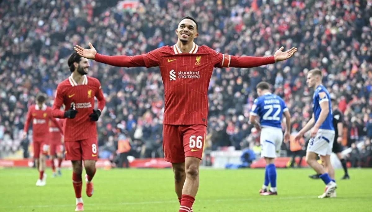 包含利物浦主场取胜,继续保持追赶势头的词条 包含利物浦主场取胜,继续保持追赶势头的词条