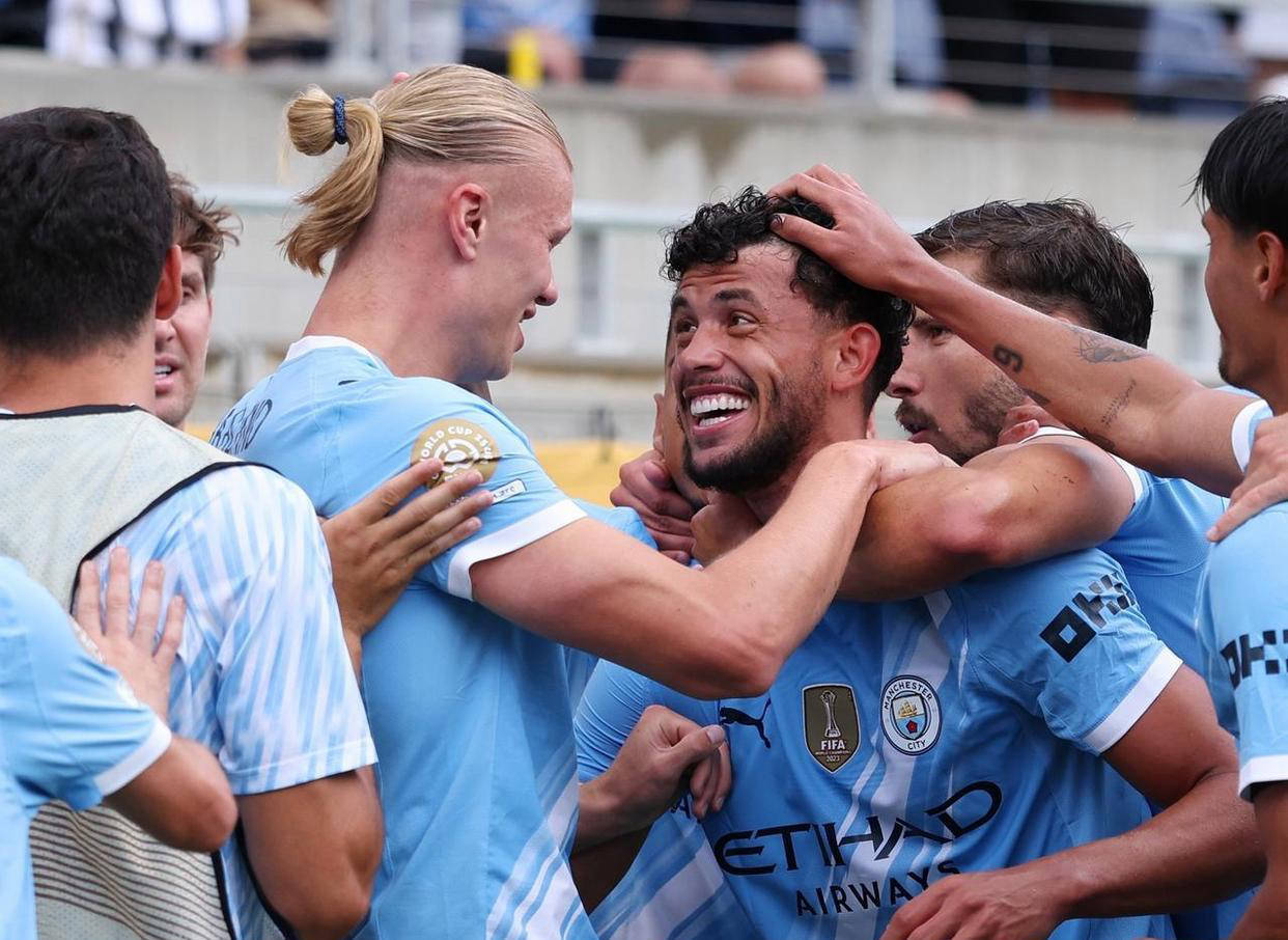 曼城与里昂战平晋级下一轮 曼城与里昂战平晋级下一轮