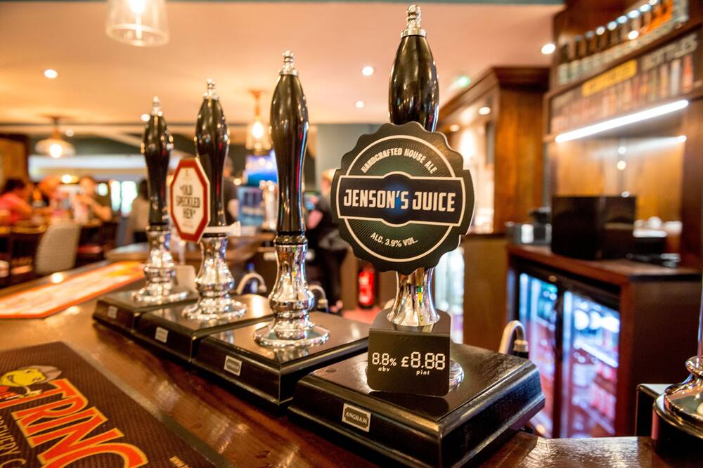 爱游戏-米尔顿凯恩斯连续胜利，士气高涨的简单介绍