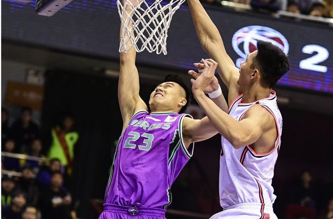 尼斯客场大胜对手，赢得比赛的简单介绍