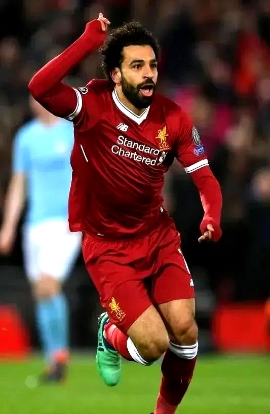 包含阿贾克斯披荆斩棘，欧冠前景一片光明的词条